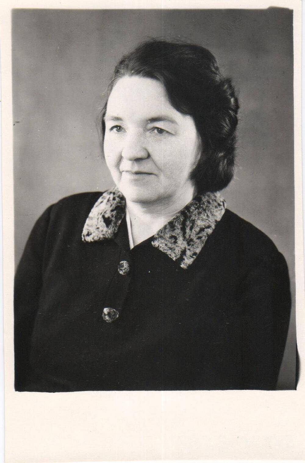 Фотография. Портрет Мудрецовой Марии Ивановны (1921-?)