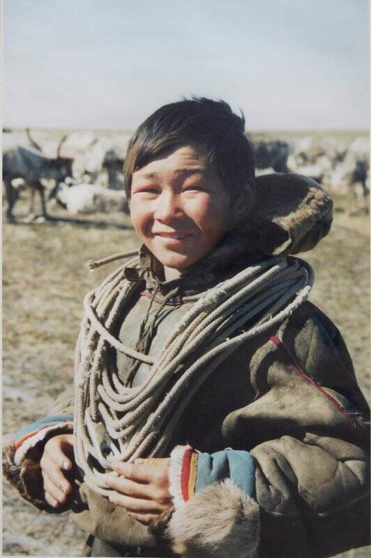 Фотография. Мальчик с тынзяном. Авторской коллекции.