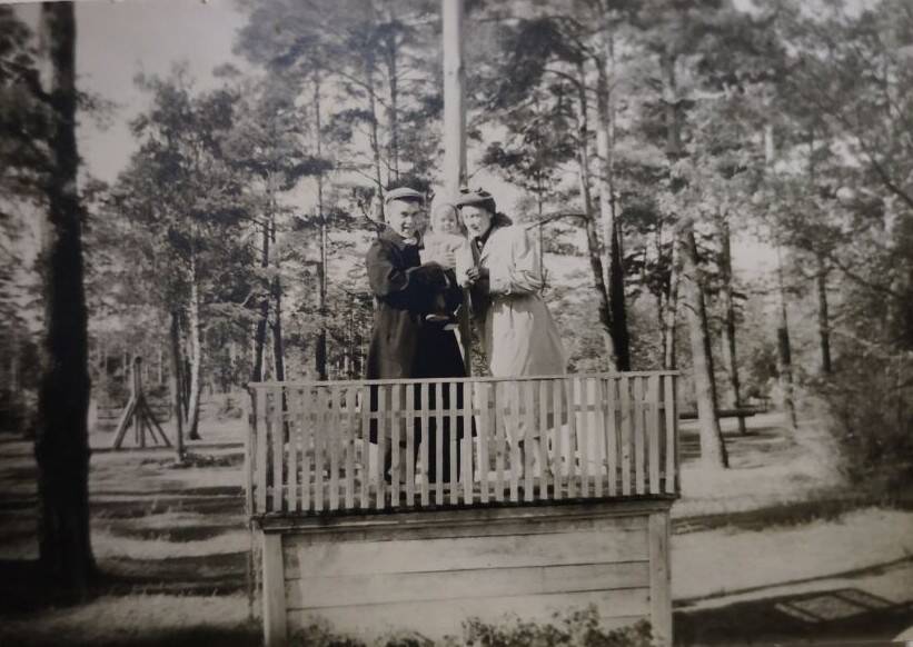 Фото Парк. Флагшток в пионерском дневном лагере. г. Котовск. 1956г.