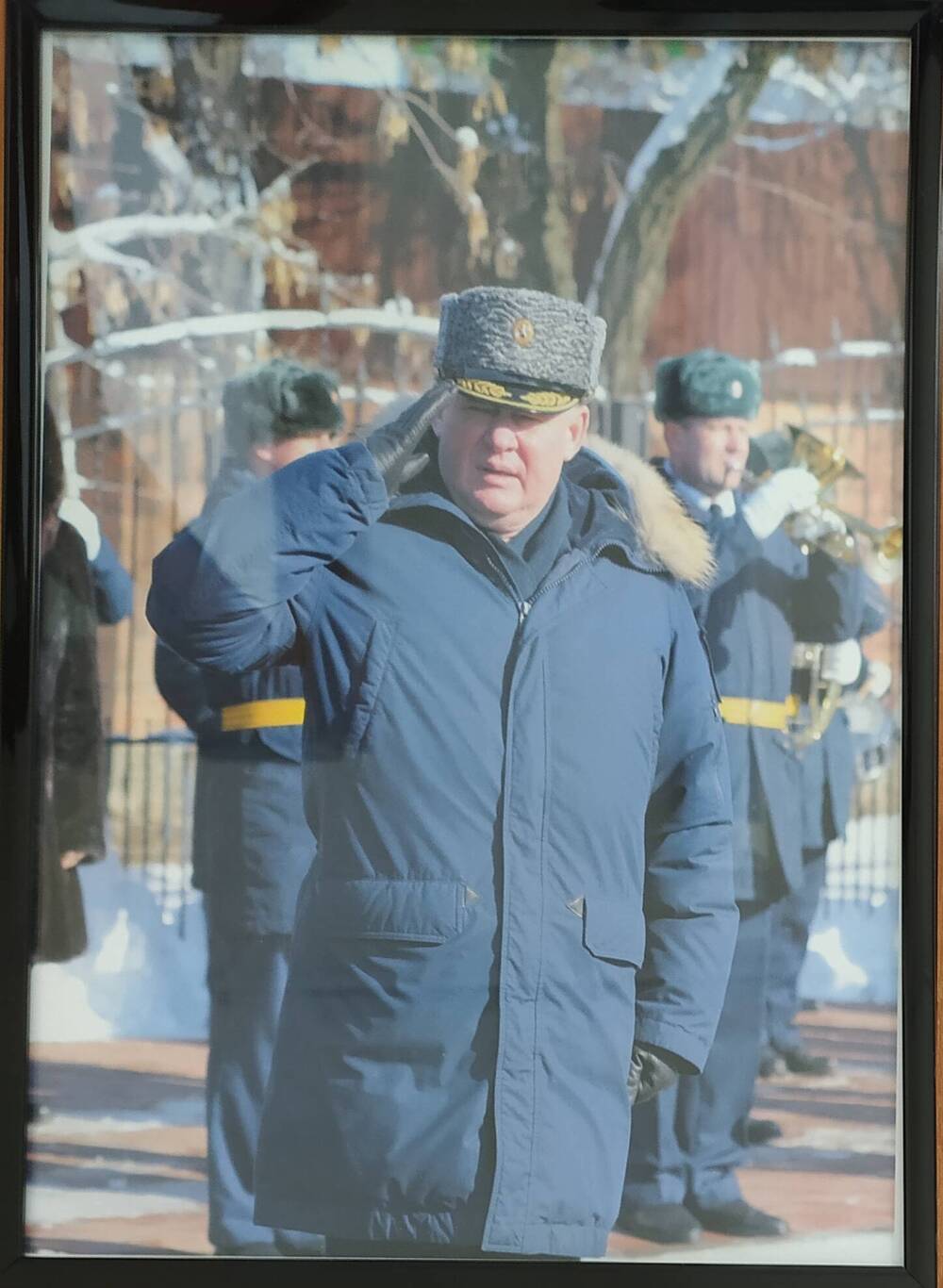 Фотография в рамке генерал-полковника Сердюкова А.Н.