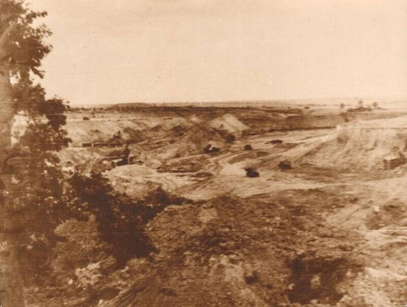 Фотография ч/б  начала разработки Михайловского железорудного месторождения.