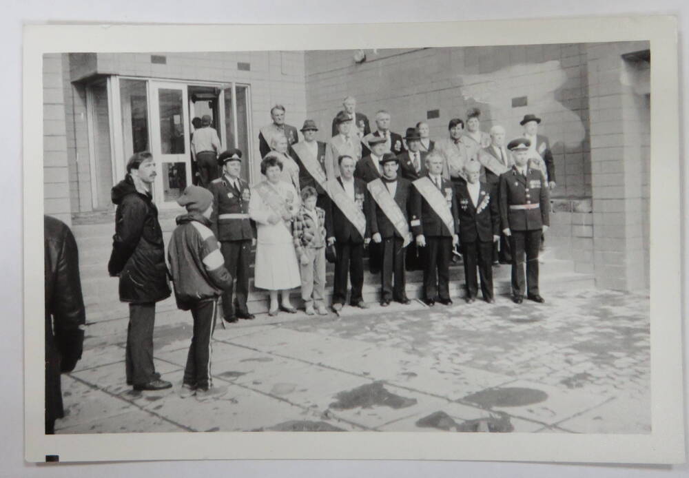 Фотография ветеранов Нового Ургала. 1990 год