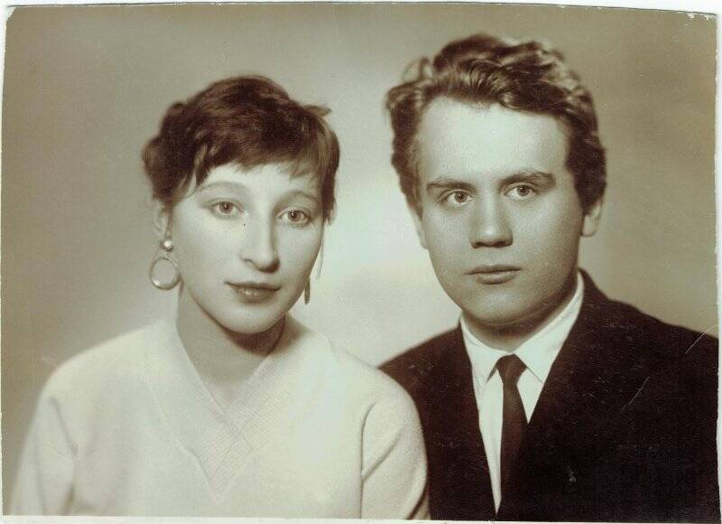 Фото начального жены. Михайлов с женой. Ответ жены михайлова пугачевой