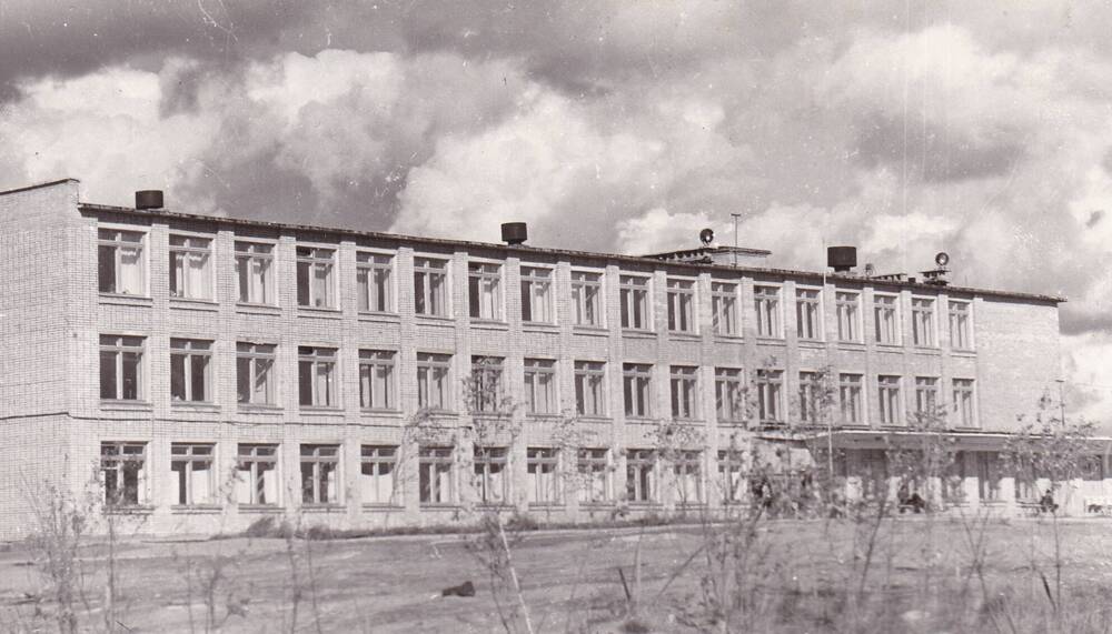 Фотография Здание школы п. Рабочеостровск
