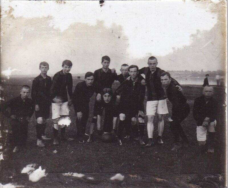 Село команда. Первая футбольная команда Лакино 1910. Первая футбольная команда в Петербурге 1911. Футбол в 1911 Москва. Футбольные команды России 1911 год.