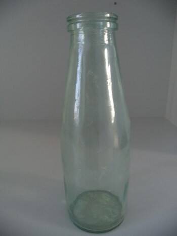 Бутылка стеклянная емкостью 0,5 л