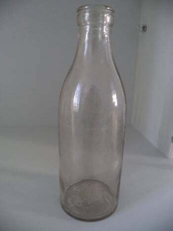 Бутылка стеклянная емкостью 1 л