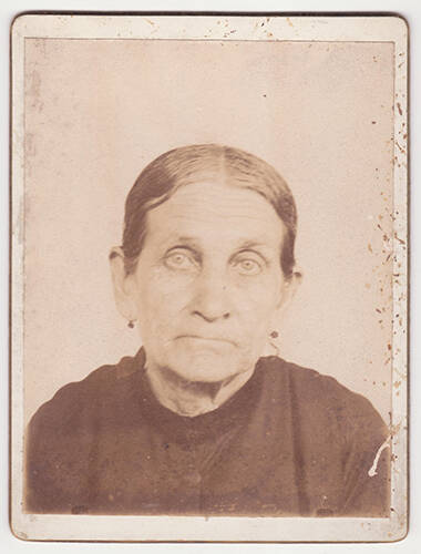 Фотография. Портрет пожилой женщины.