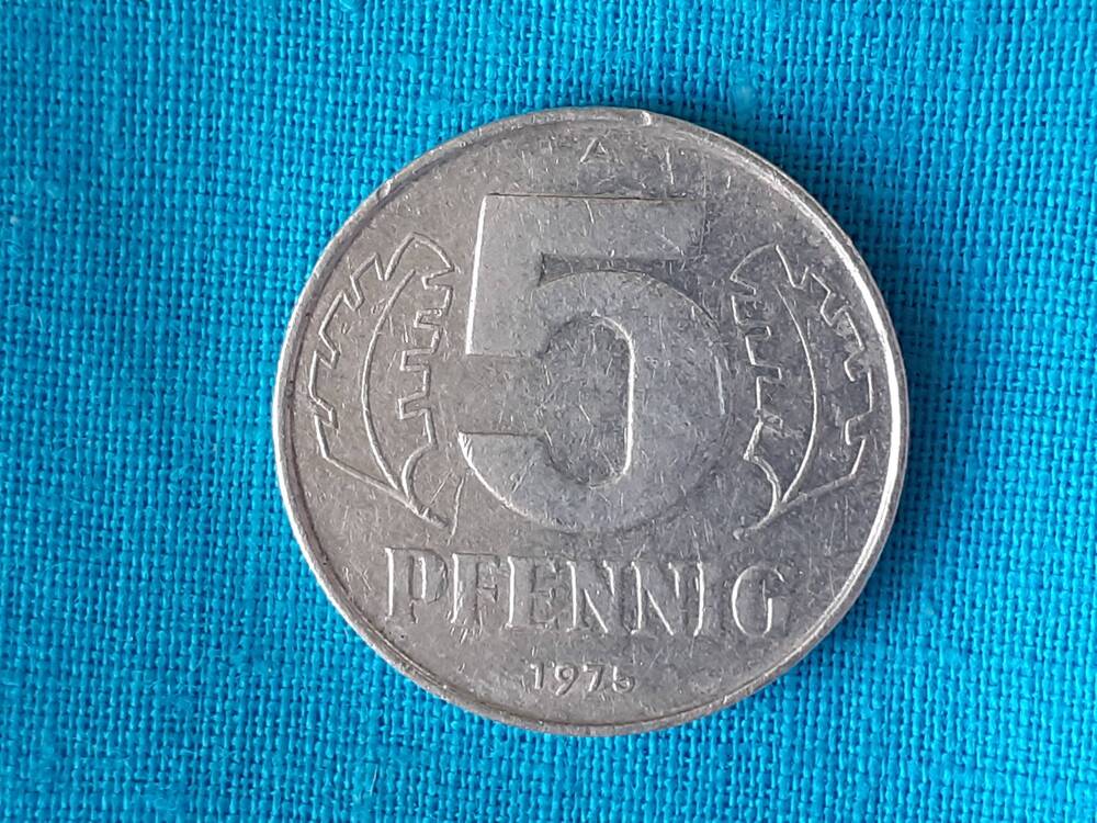 Монета 5 PFENNIG 1975 г.