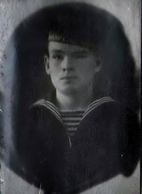 Фотография с изображением героя Советского Союза - Абдрахманова Асафа Кутдусовича во время учёбы в военно-морском училище в г. Севастополь.