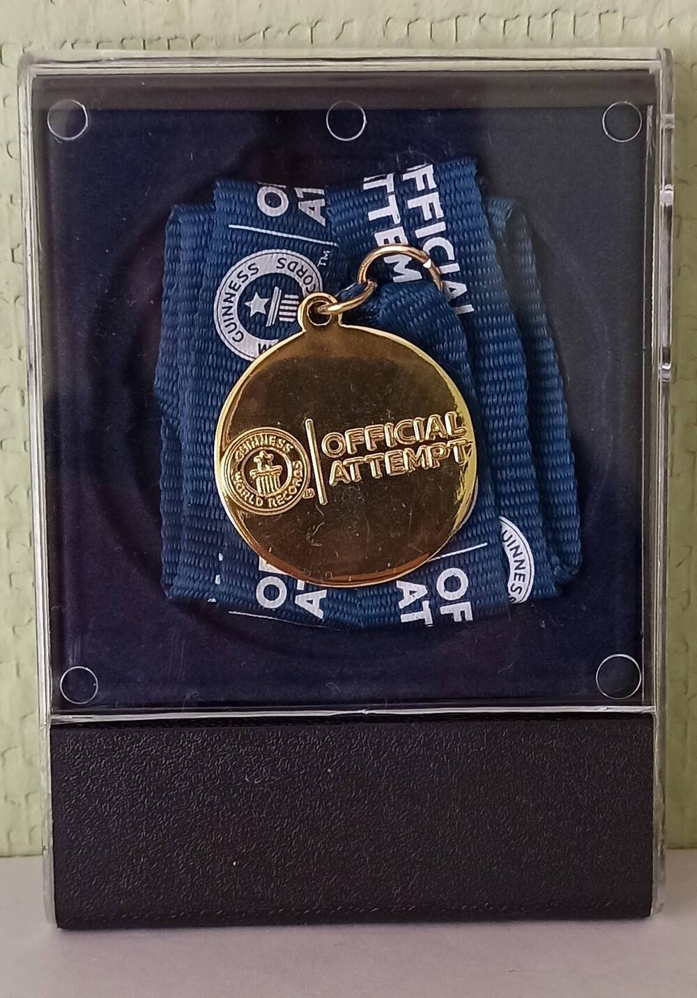 Памятная медаль о занесении в книгу рекордов гиннесса.