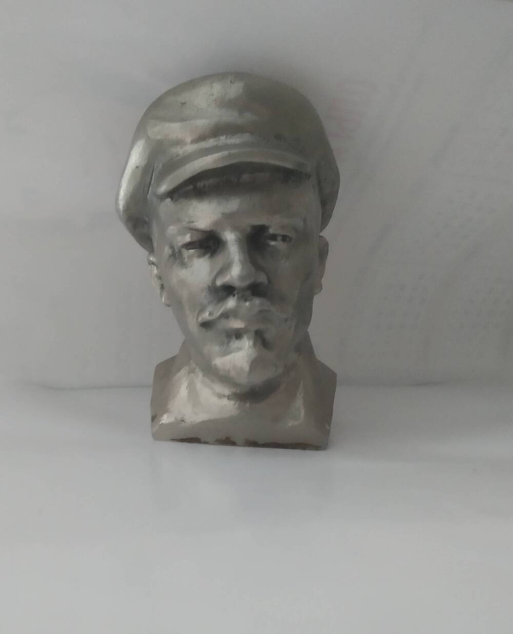Скульптура В.И.Ленина