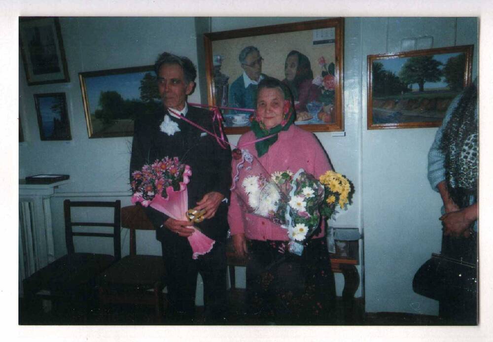 Фотография. Щербаков Н.М. с супругой на открытии выставки к 50-летию супружеской жизни