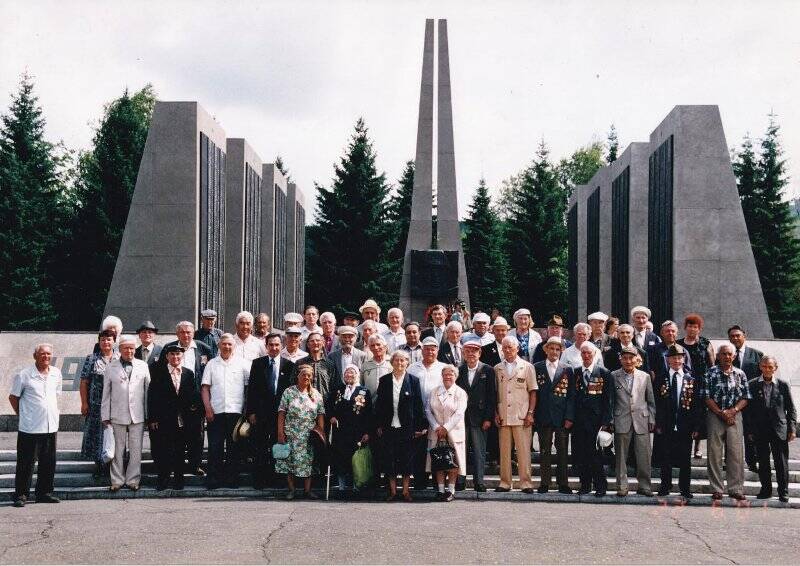 Фотография: «Ветераны Великой Отечественной войны на Мемориале Победы в Великой Отечественной войне 1941-1945 гг.»