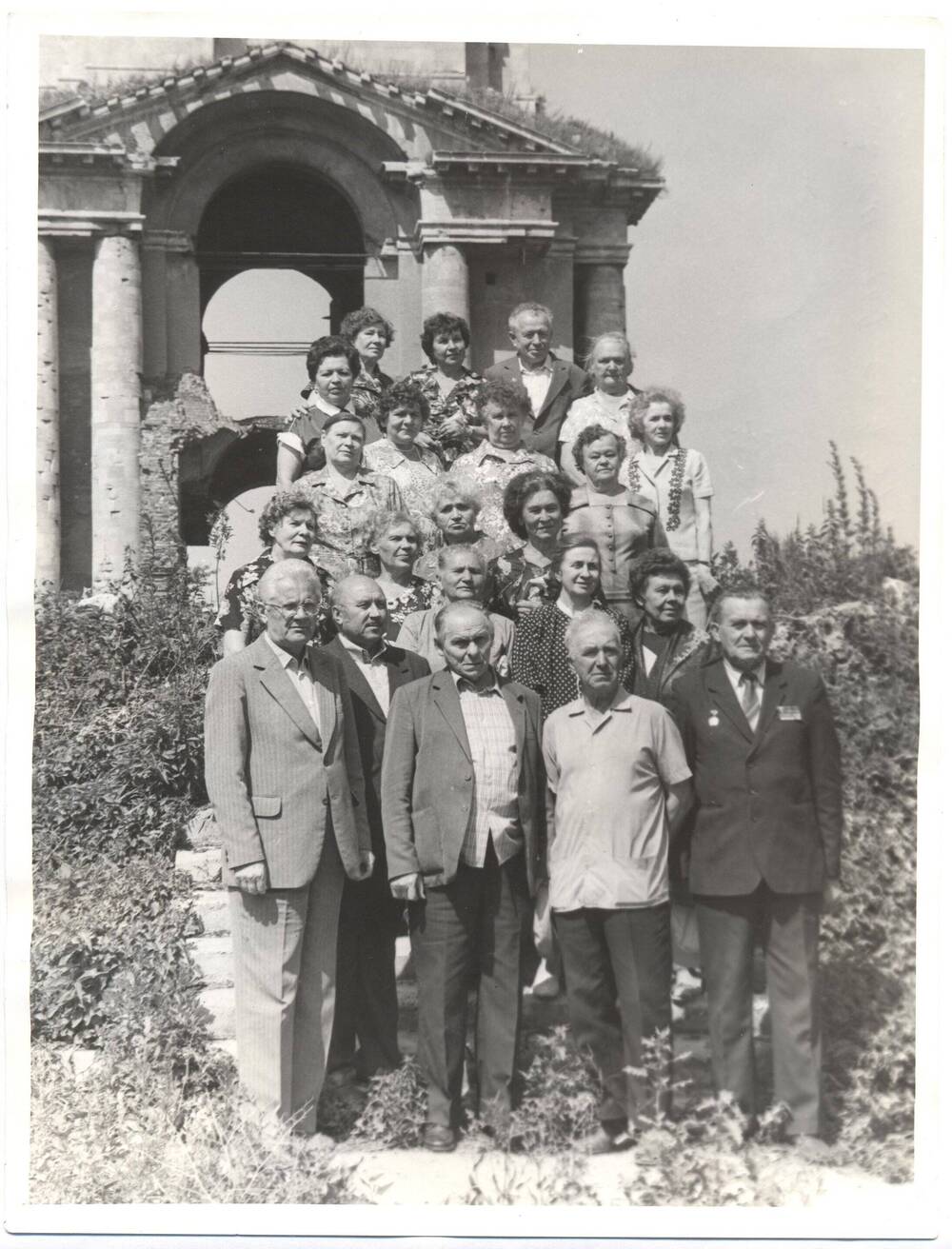 Фотография Встреча учеников выпуска довоенных лет