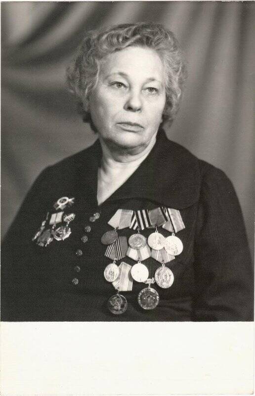 Фотография. Александра Егоровна Алефиренко (Шарова), участница Великой Отечественной войны