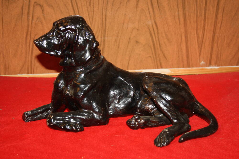 Художественное литье - скульптура собаки