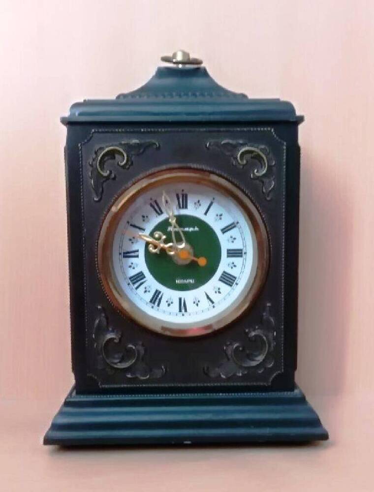 Часы настольные « Янтарь»1970 год.