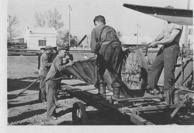 Фотография  Комбайны Сталинец - 6 (выгрузка, сборка, осмотр) 1954г..