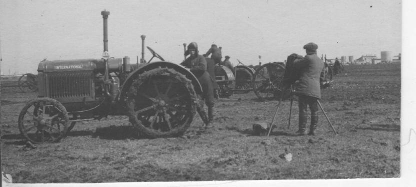 Фотография Первые тракторы УОЗ №2. Весна 1929г. 