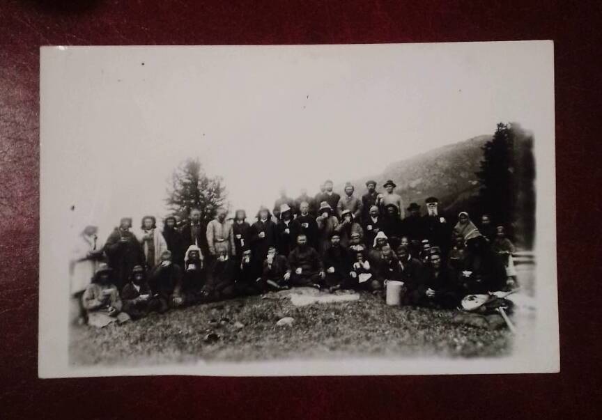 Фотография черно - белая групповая. Экспедиция Н.Рериха в Горный Алтай