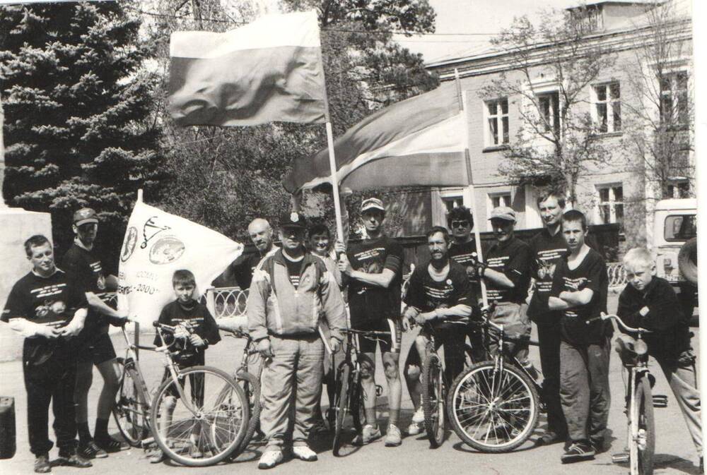 Фото. Участники веломарафона Чернобыль-2000