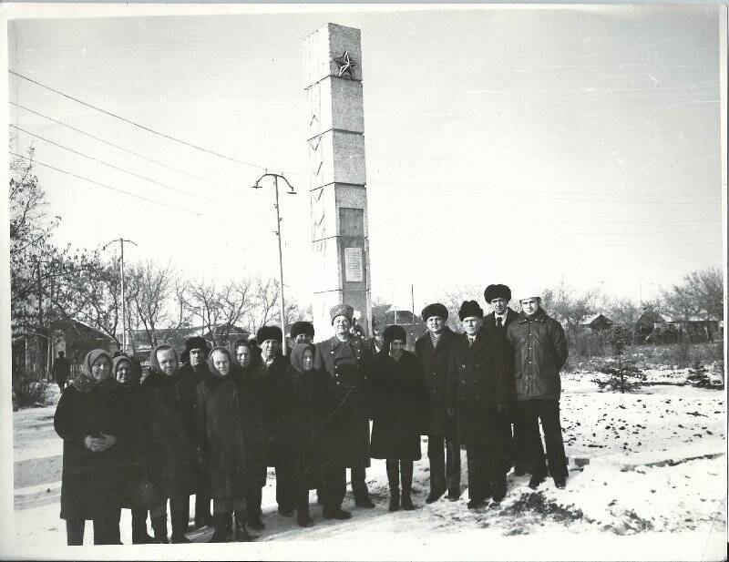 Фотография. Открытие стеллы в парке жертвам Чапанного восстания  с. Кинель-Черкассы.