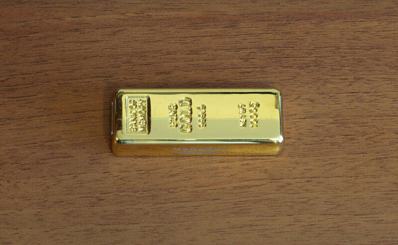 Флеш карта USB. Fine  GOLD 999.9. Magadan region.