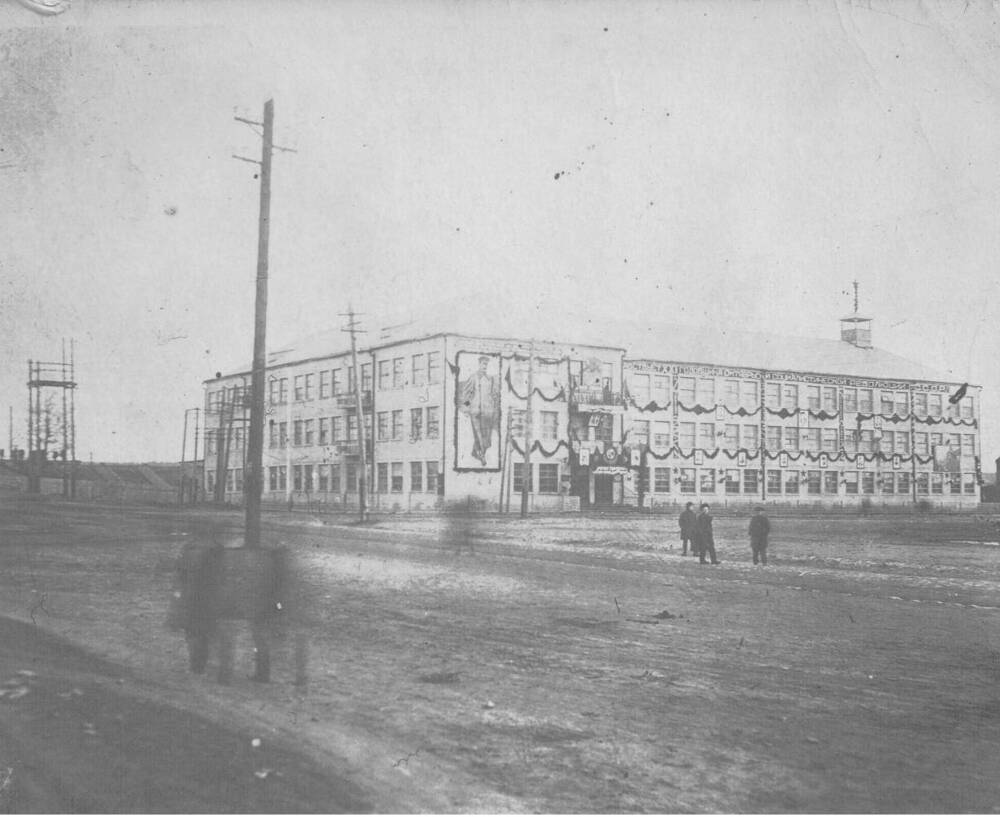 Фото: Старая контора Людиновского завода, постройки 1935 г.
