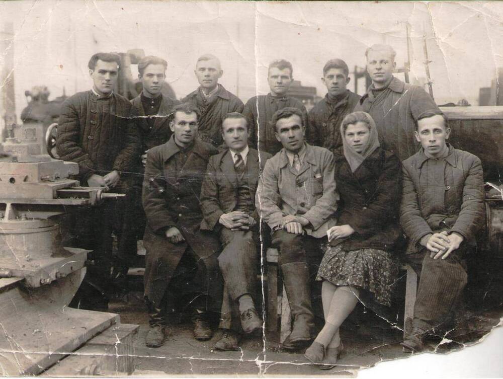 Фото: Группа руководителей цеха № 2 Людиновского завода