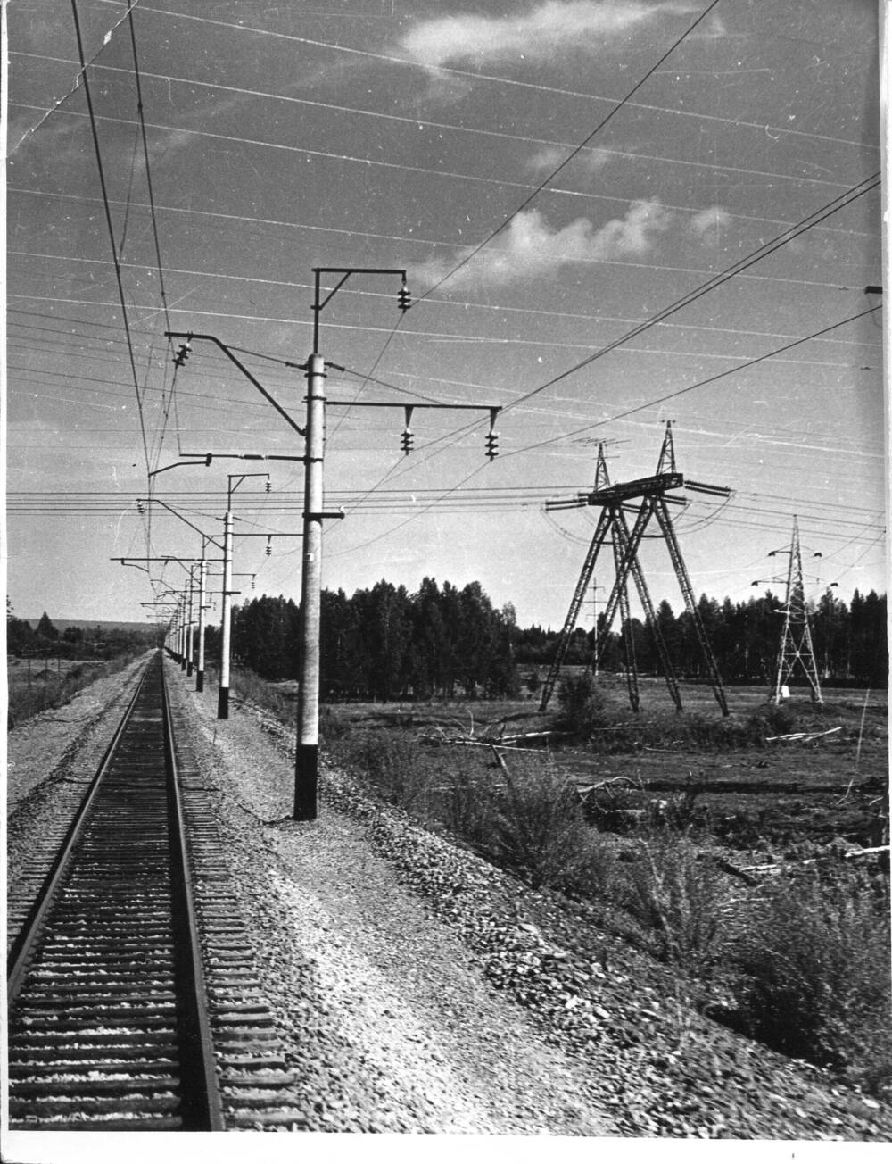 Фотография черно-белая. Восточно-сибирская железная дорога. Иркутская область.