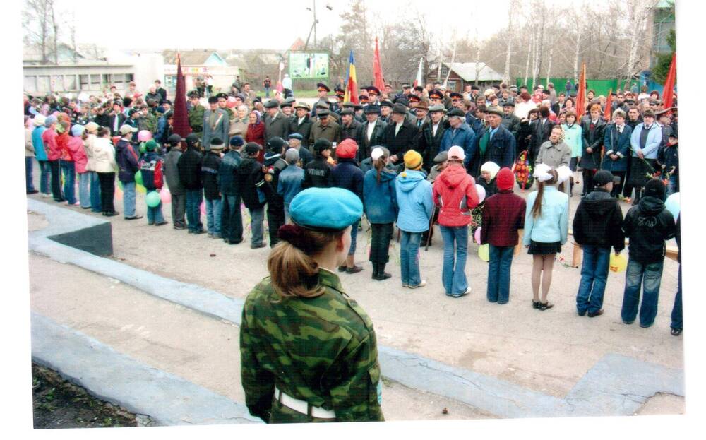 Фотография цветная. Парад Победы 2006год.