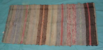 Дорожка домотканая из разноцветных полос ткани