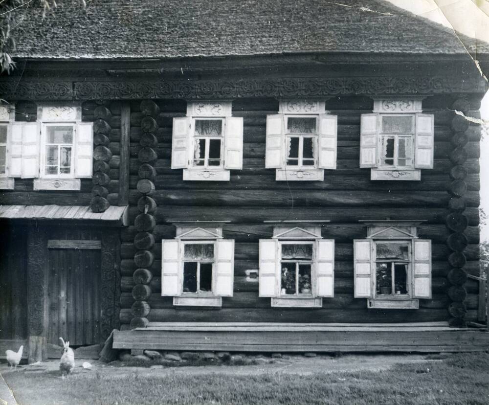 Фотография. Фрагмент дома из д. Раково Ковернинского р-на 1960-е гг. XX в.