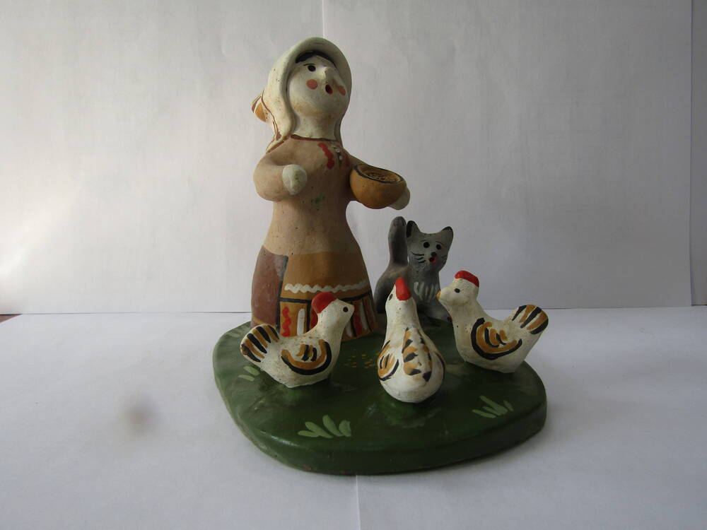 Каргопольская глиняная игрушка Хозяюшка