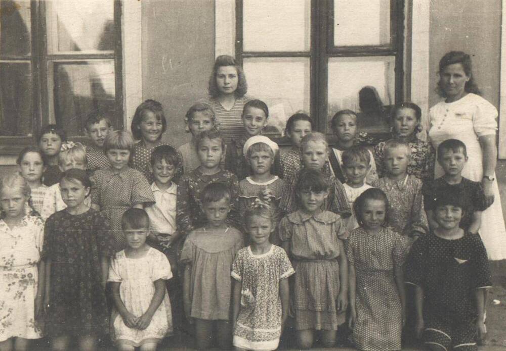 Фотография. Лагерь при средней школе № 59 станции Сергач. 1952 г.