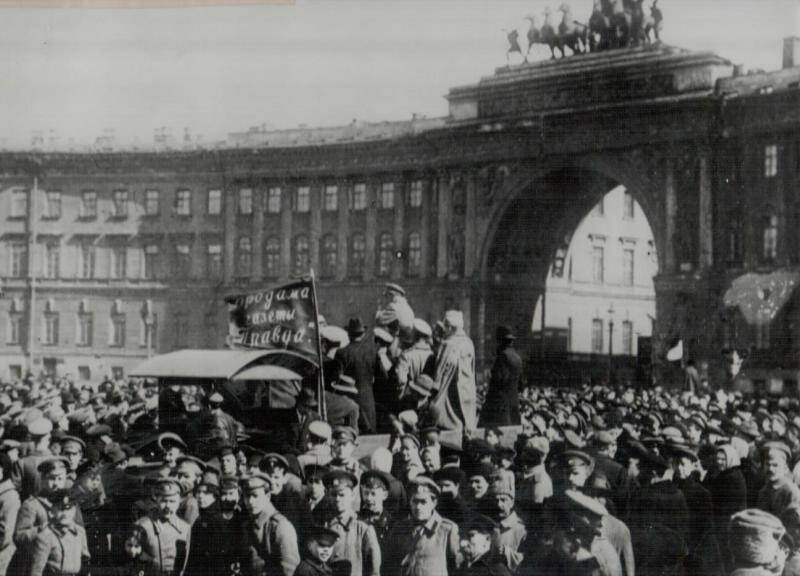 Фотография октябрьской революции. Красная гвардия Петрограда.