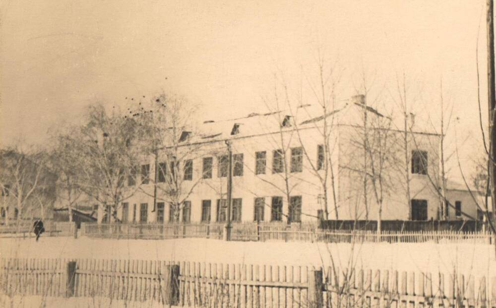 Фотография школы на Сергачской железнодорожной станции.Начало 60 гг.