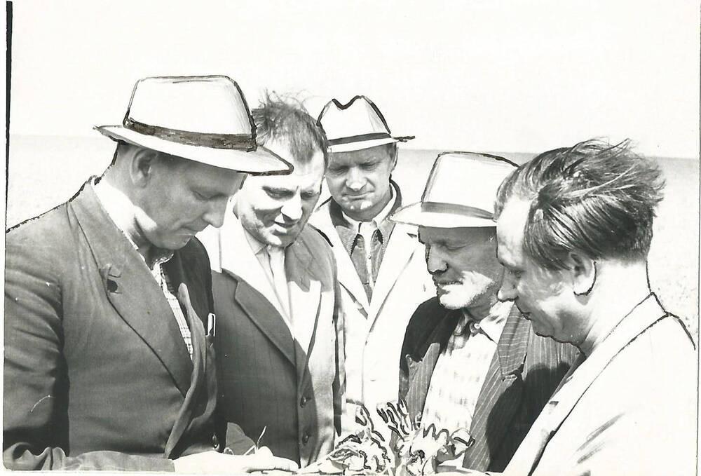 Фото погрудное. Панкратов П.Н., рабочий с-за Серп и Молот, 1975 г.