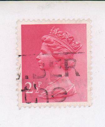 Марка почтовая Великобритании с портретом Елизаветы II, номинальной стоимостью 2 1/2 британских пенни.