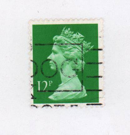 Марка почтовая Великобритании с портретом Елизаветы II, номинальной стоимостью 12 P  британских пенни.