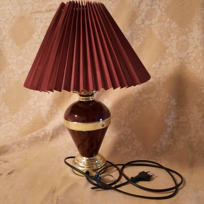 Лампа-светильник настольная электрическая с абажуром