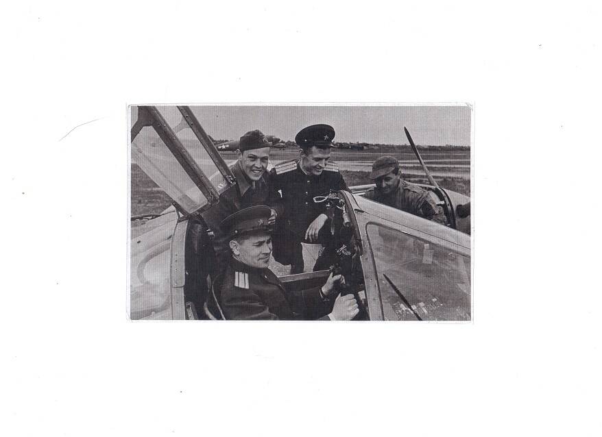 Фотография. Аэродром  летающих крепостей. г.Полтава. июнь 1944 г.