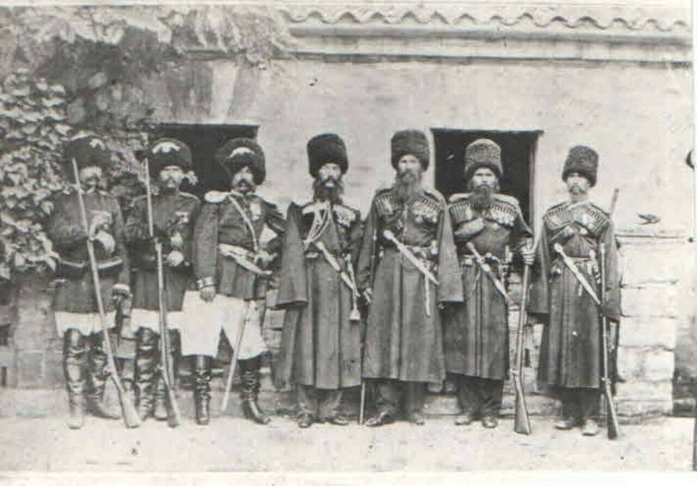 Негатив черно-белый. Копия с фотографии 1869 г. Ординарцы Кубанского и Терского войска на встрече с Александром II в Керчи