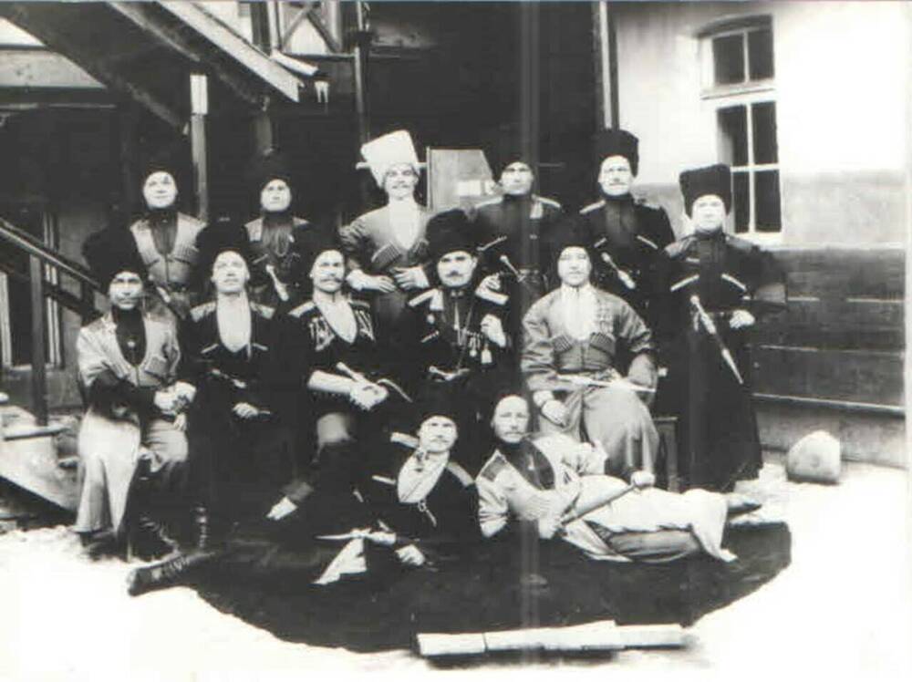 Негатив черно-белый. Копия с фотографии 1914 г. Казаки черноморской станицы перед отправлением на фронт