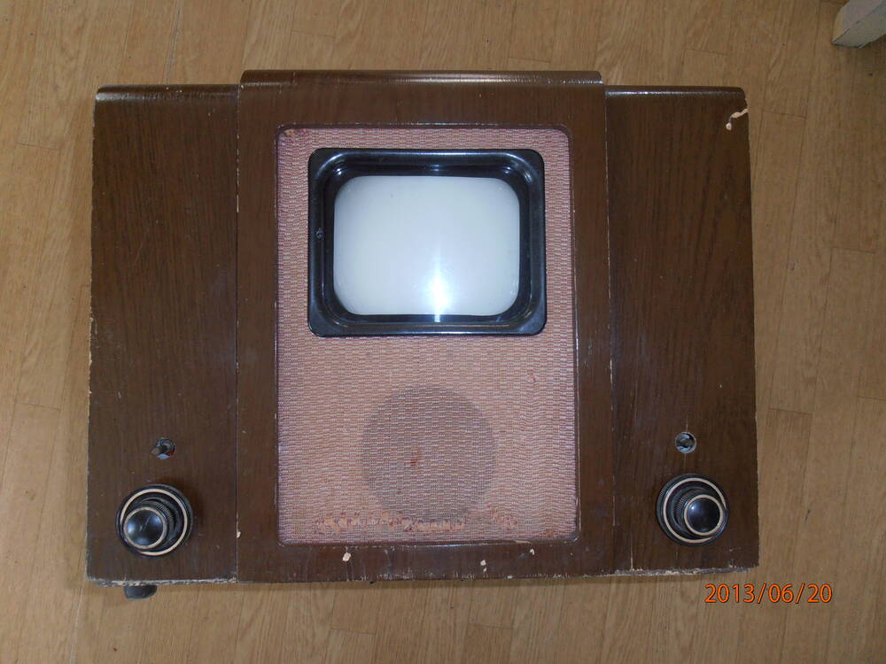 Телевизор марки КВН -49-4 (Т-1) 1958 г. в деревянном корпусе