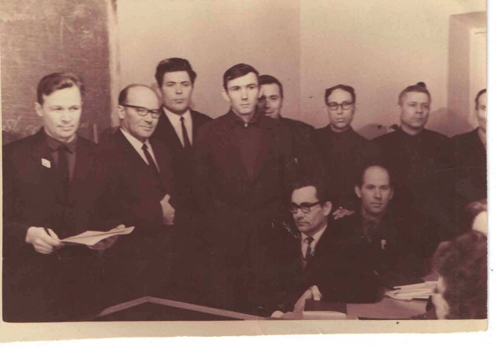 Фотография - курсы ИТР, Ленинград, февраль 1969 г., В.Ф. Есин в центре