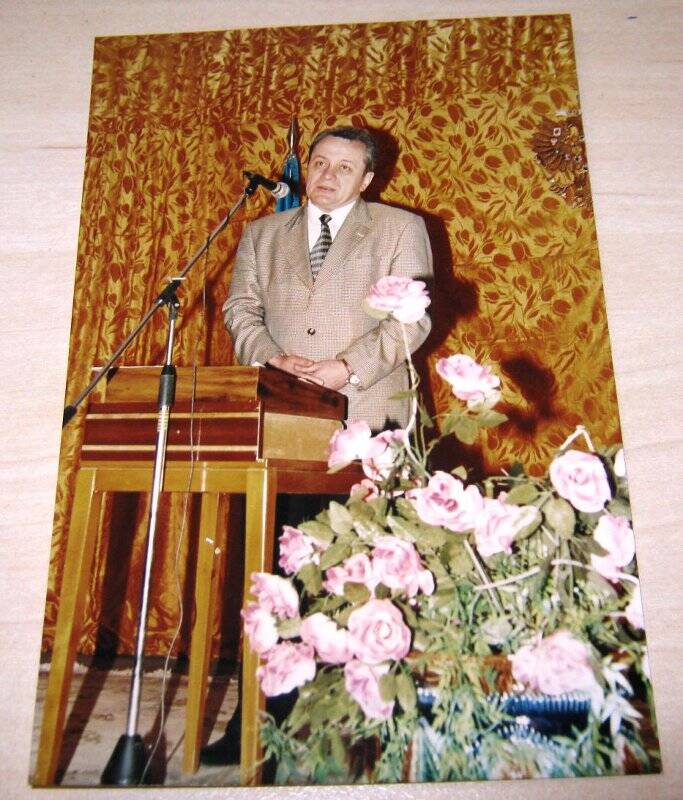 Фотография. Выступление И.П. Фархутдинова на церемонии инаугурации мэра г.Невельска и Невельского района Василия Роточева.