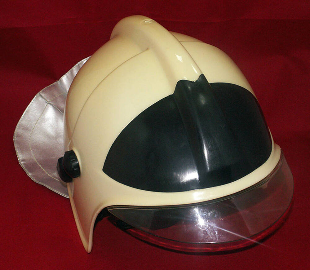 Шлем пожарного спасателя ШПС