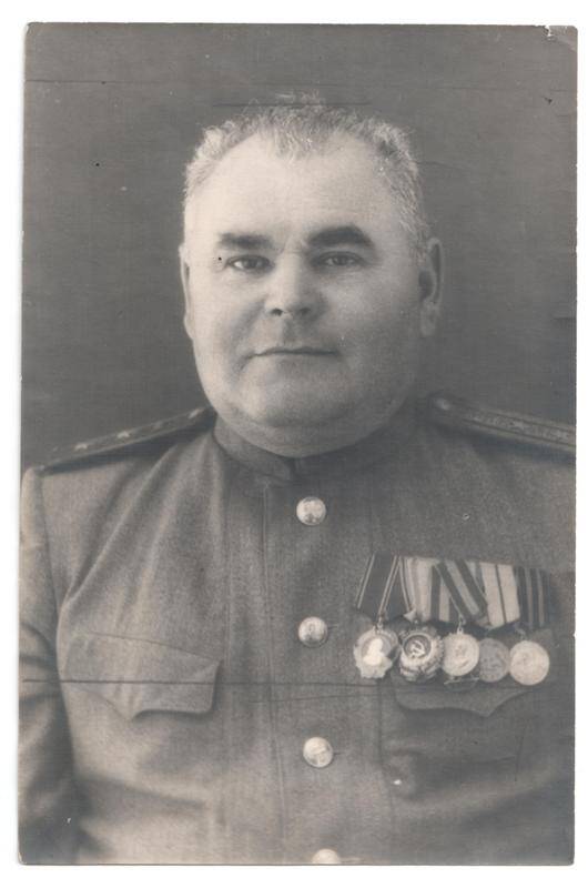 Фото: Гура Степан Лукич, начальник паровозного депо станции Белореченской в 1938-1945 гг. 1950-е гг.